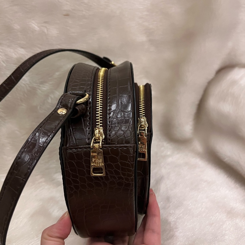 Steve Madden Round Crossbody - Picture 7 of 10